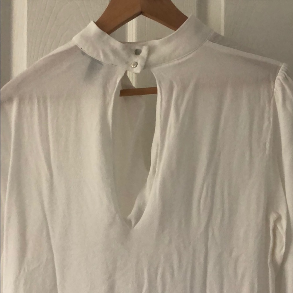 White blouse - Picture 2 of 2